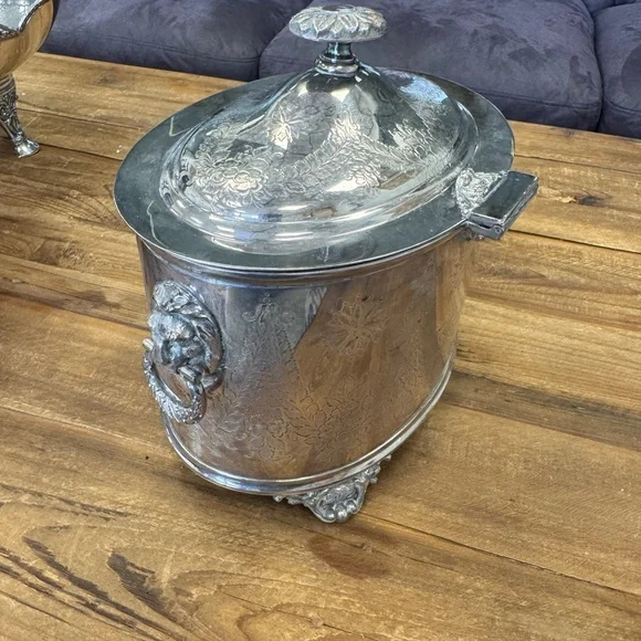 Stunning silver plated large footed bisc box with lions